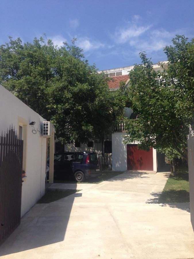 Апартаменты Apartments Aleksic Сутоморе-29