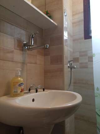 Апартаменты Apartments Aleksic Сутоморе Трехместный номер-7